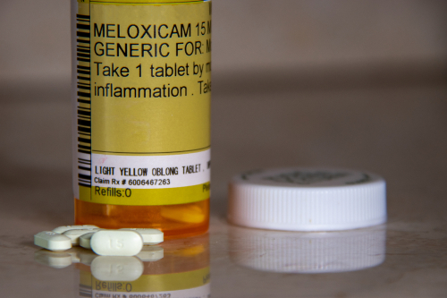 The Dangers of Mixing Meloxicam and Alcohol