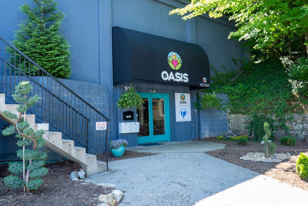 front entrance of Oasis Recovery Center in Asheville, NC